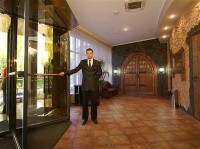 Вход в отель - фотогалерея на RCC-TRAVEL.RU Вход в отель - фотогалерея на RCC-TRAVEL.RU